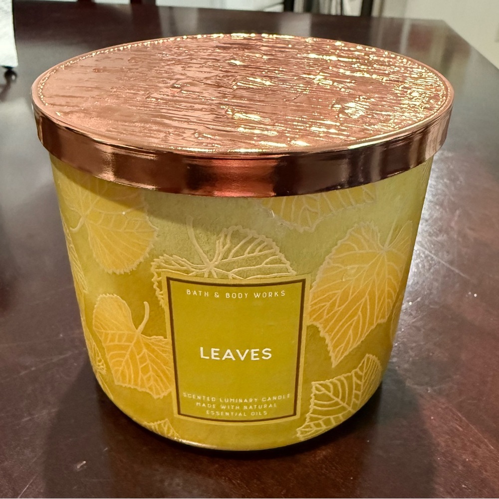 Bath & Body Works 3-Wick Leaves Candle - 14.5 oz